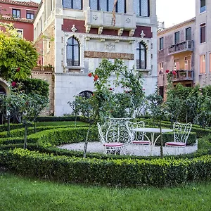 https://ca-nigra-lagoon-resort.hotelslidodijesolo.com